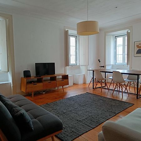 Stunning Apartment Near Chiado Lisboa Εξωτερικό φωτογραφία