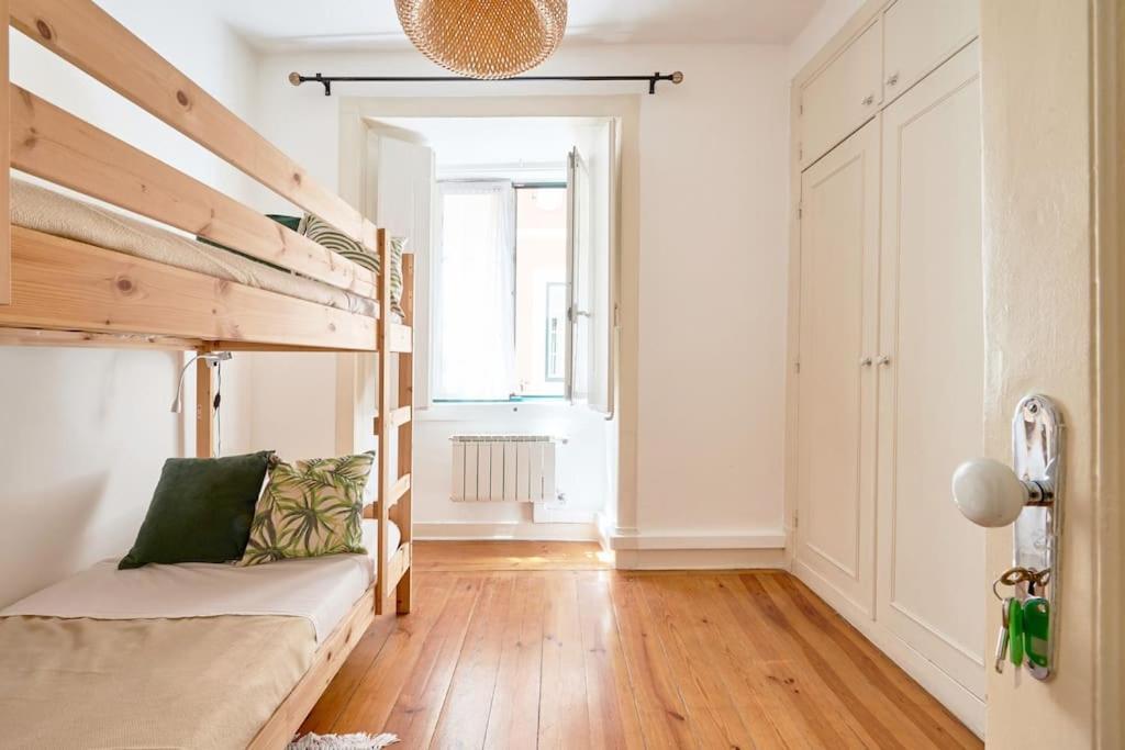 Stunning Apartment Near Chiado Lisboa Εξωτερικό φωτογραφία