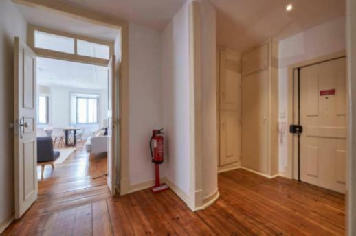 Stunning Apartment Near Chiado Lisboa Εξωτερικό φωτογραφία