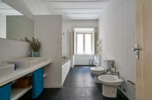 Stunning Apartment Near Chiado Lisboa Εξωτερικό φωτογραφία